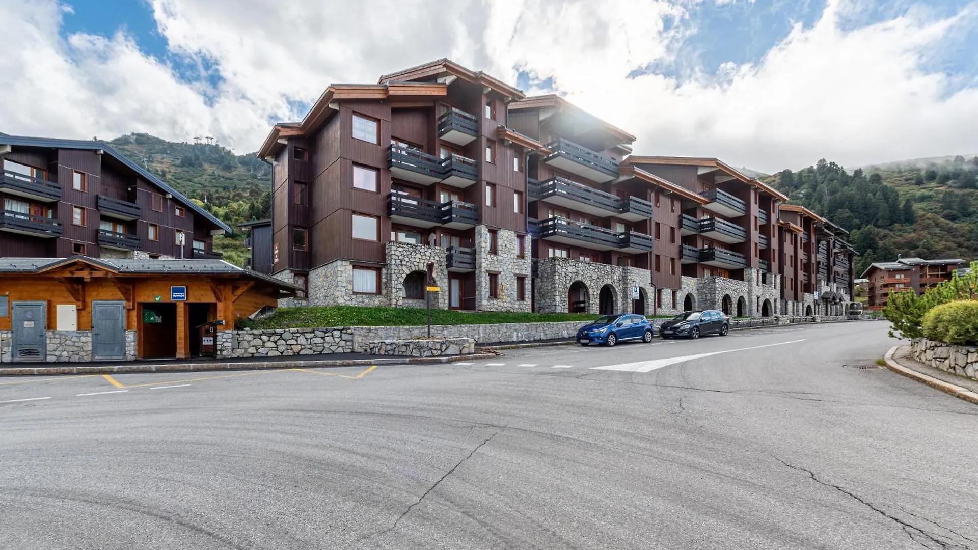 Appartement Le Creux De L'Ours Les Allues 0*,  France